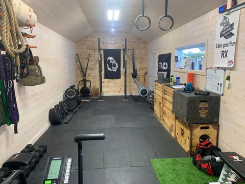 Garage gym home build with power rack in Canada
