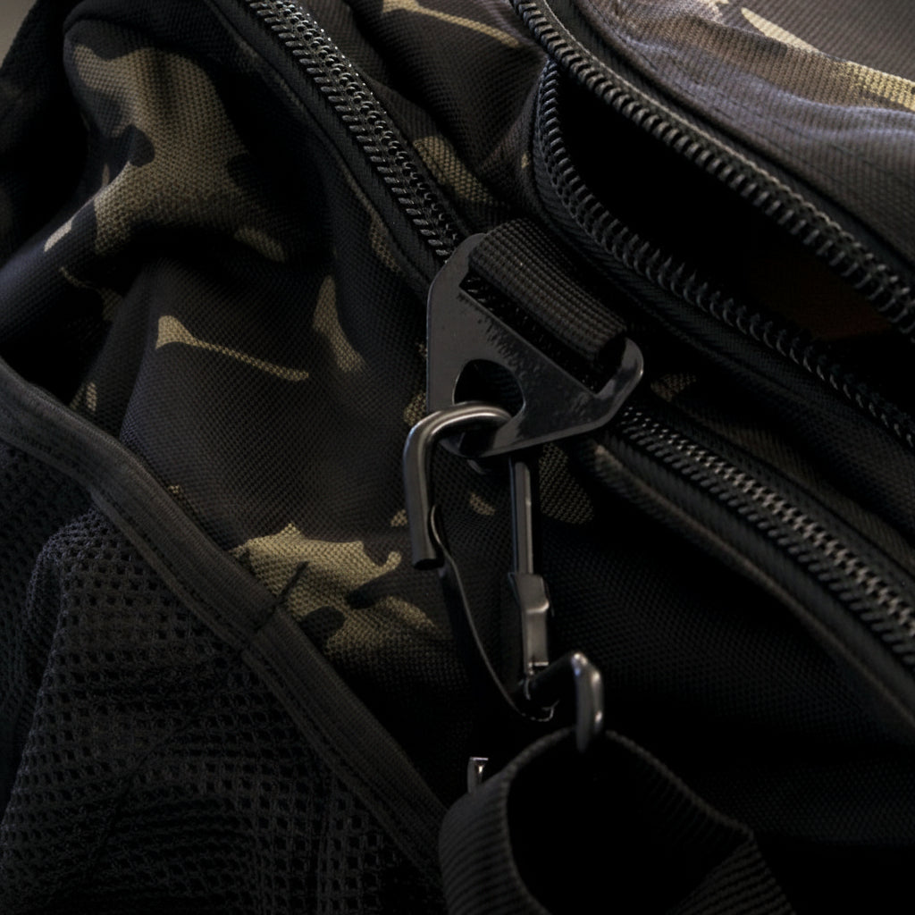 Detail shot of reinforced zipper and stitching on the Gorila Gym Bag