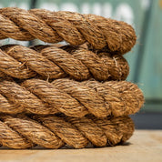 Close-up of Gorila Manila Rope showing natural fiber grip and sealed end for durability.