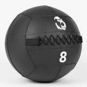 Gorila Medicine Ball 2.0 8 lb (≈3.6 kg) high-density PVC construction with low-slip surface and double-stitched seams for consistent performance.